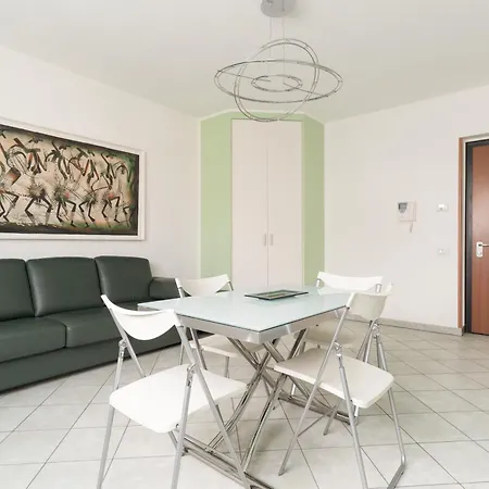 Appartamento Guesthost - Comfy Flat X4 Near Abbiategrasso Mm2